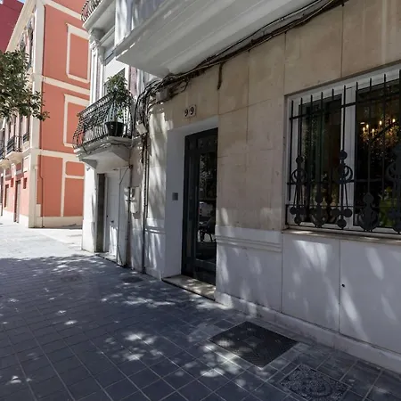 Maison Reina