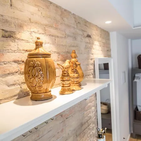Bed & Breakfast Maison Reina Valenza