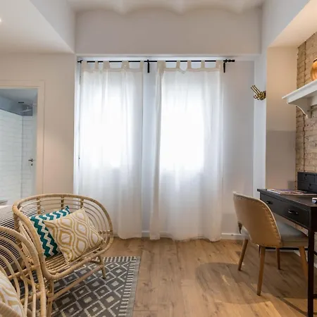 Maison Reina Bed & Breakfast 3*